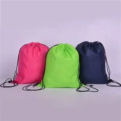 Czy torby poliestrowe Rpet są miękkie w dotyku?